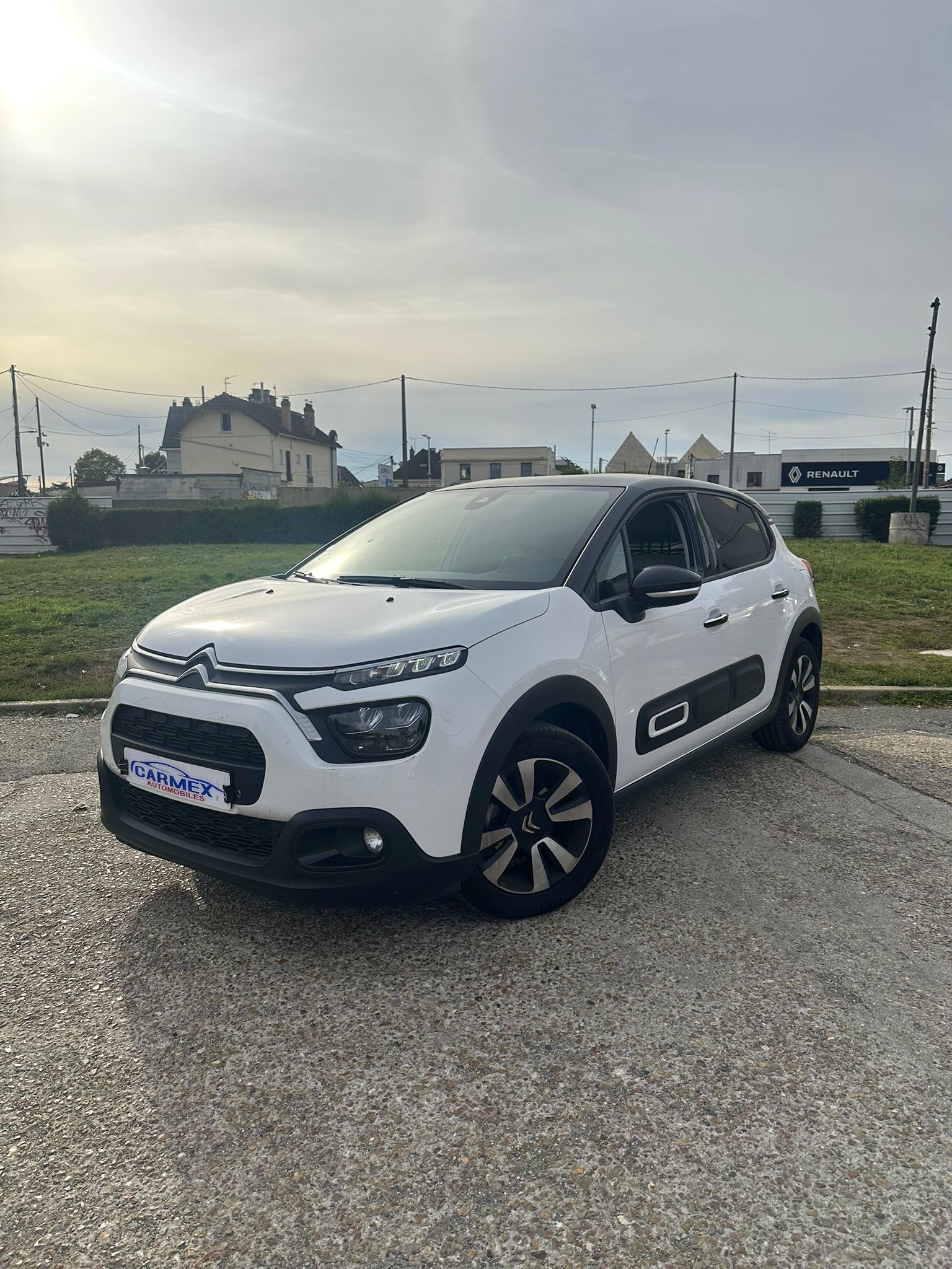 Photo principale de Citroën C3 Max Shine 110ch FULL OPTION